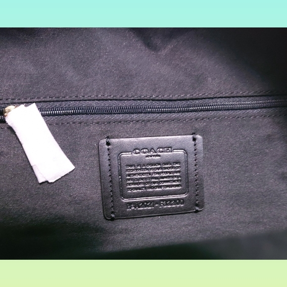 Coach Signature Charlie Backpack - Picture 3 of 8